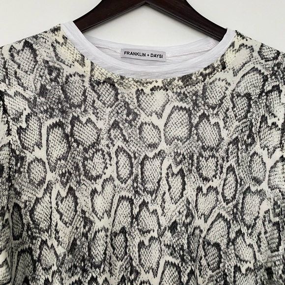 Franklin and Daysi Snake Print Layered Longsleeve Sweater - Picture 3 of 13